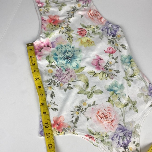3/$15 Floral Sleeveless Bodysuit White Pastel Print Stretchy Summer Tank Top XS - Picture 6 of 8